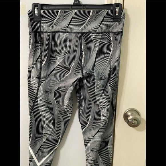 Women’s exercise tights   - Picture 3 of 7